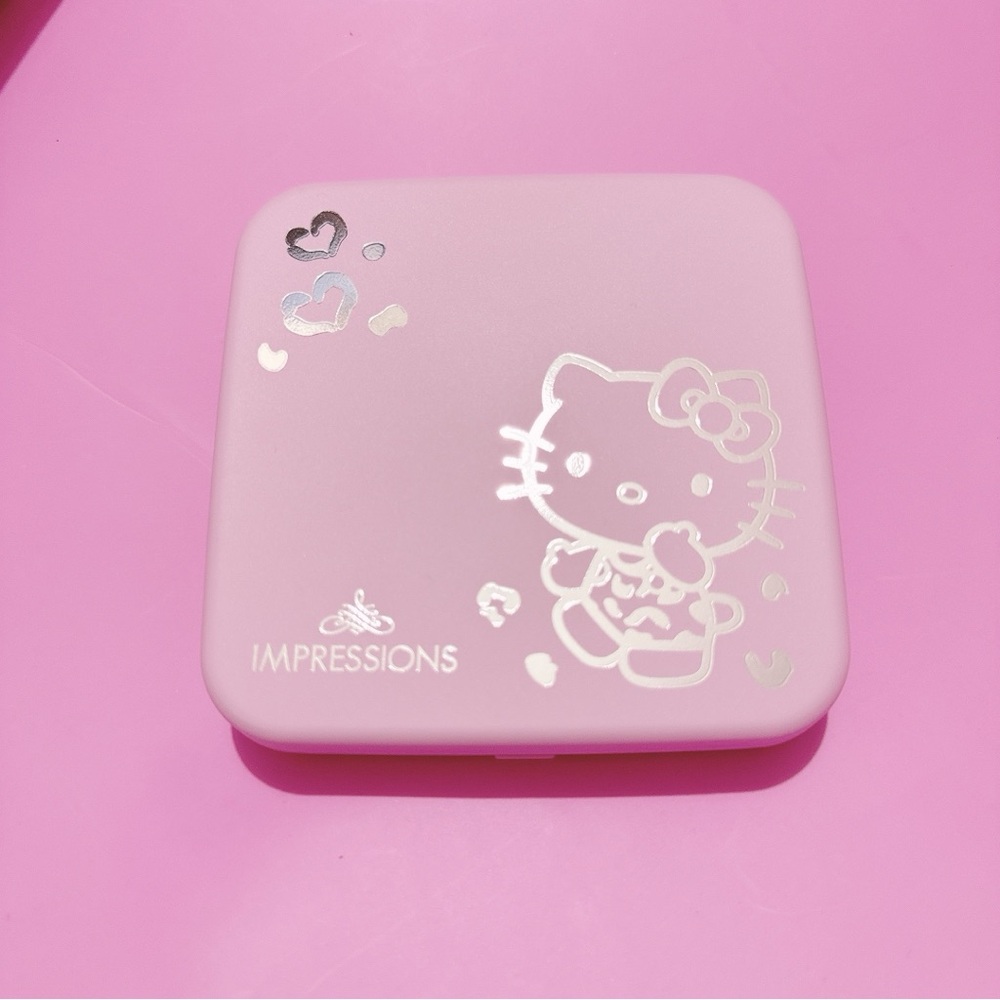 Hello kitty LED mirror
